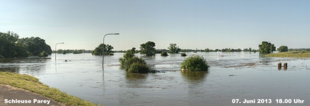 Hochwasser- 2013_06_07-009-Parey-Schleuse.jpg